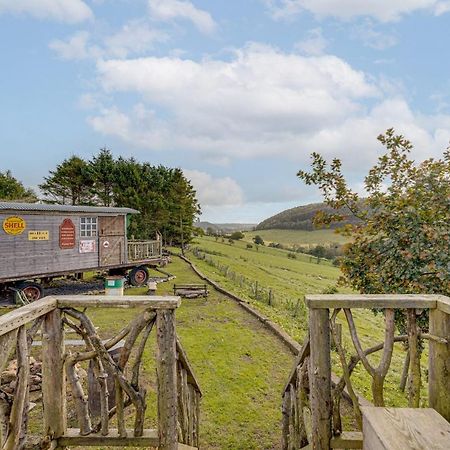 2X Double Bed - Glamping Wagon Dalby Forest Скарборо Екстер'єр фото